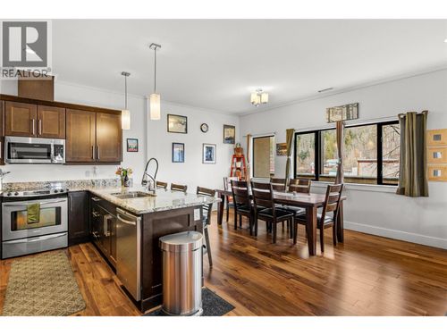 301-309 1 Street W, Revelstoke, BC, V0E2S0 | Card Image