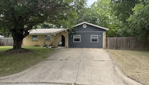 1204 Thannisch Ct, Arlington, TX, 76011-4897 | Card Image
