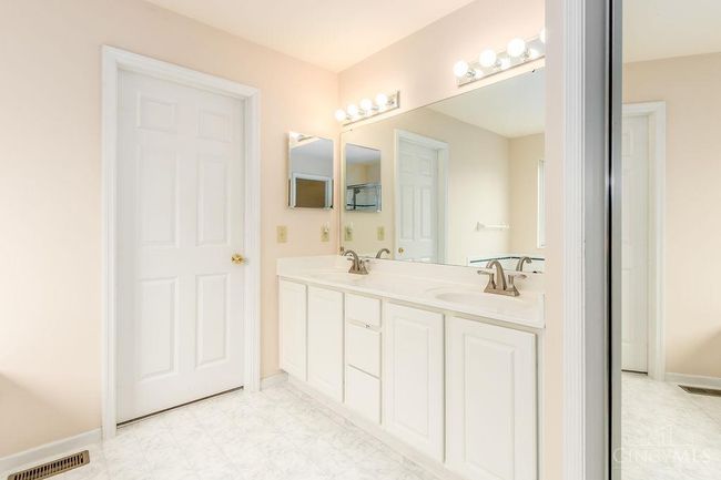 12168 Crestfield Ct, House other with 4 bedrooms, 3 bathrooms and null parking in Symmes Twp OH | Image 18