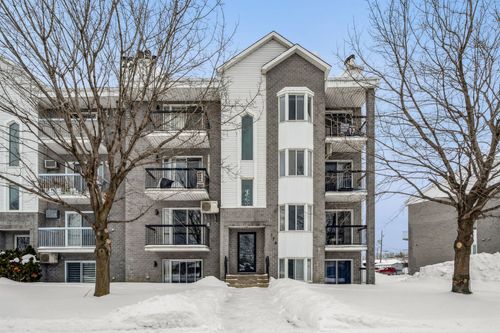 402-176 Rue Vaudry, Sainte Thérèse, QC, J7E5E7 | Card Image