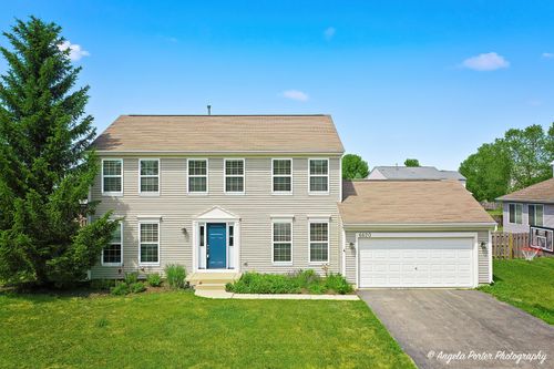 6820 Ayre Dr, McHenry, IL, 60050-8068 | Card Image