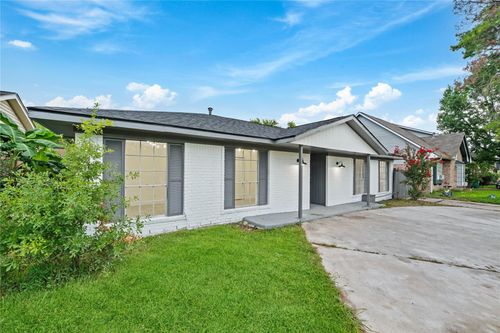 12007 Sharpcrest St, Houston, TX, 77072-4723 | Card Image