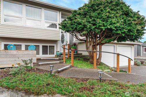1205 195th St, Long Beach, WA, 98631-7039 | Card Image