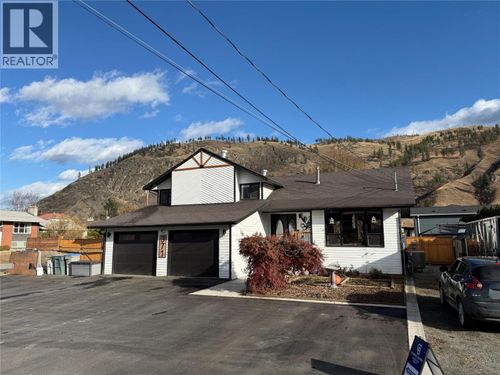 371 Montego Rd, Kamloops, BC, V2H1N1 | Card Image