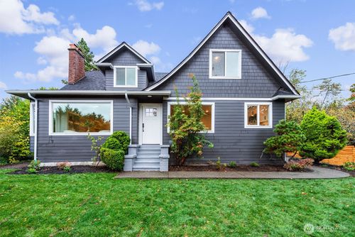10813 24th Ave Ne, Seattle, WA, 98125-6613 | Card Image