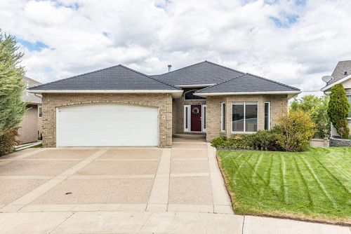 28 Chinook Pl Sw, Medicine Hat, AB, T1A8S1 | Card Image