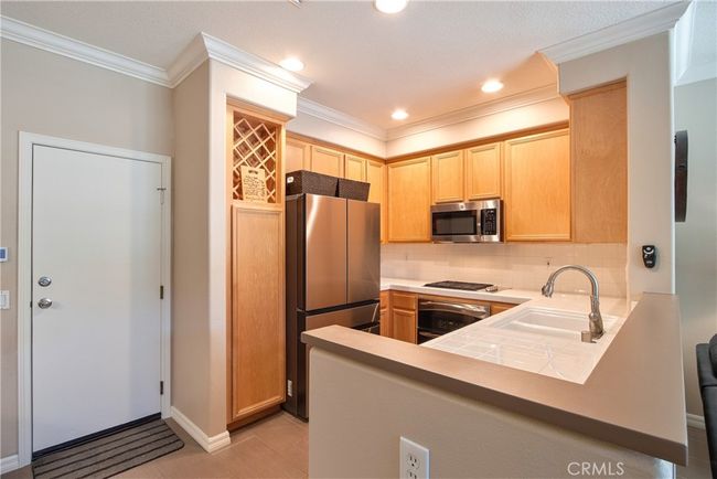 8420 E Tioga Way, Townhouse with 3 bedrooms, 3 bathrooms and 2 parking in Anaheim CA | Image 5