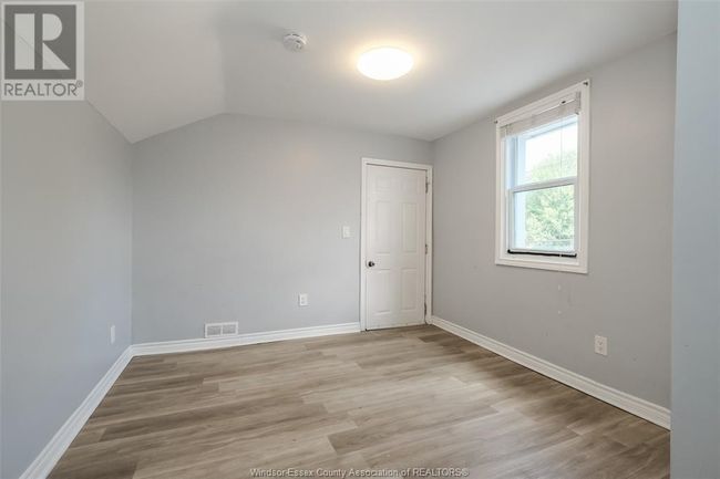 3 - 948 University Ave E, Condo with 3 bedrooms, 1 bathrooms and null parking in Windsor ON | Image 8