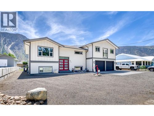 617 2nd Ave, Keremeos, BC, V0X1N2 | Card Image