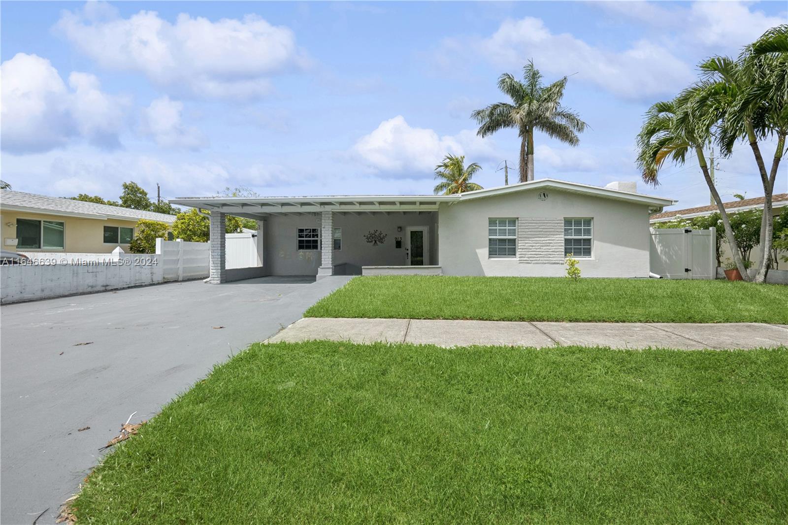 2nd St, Hallandale Beach, FL 33009