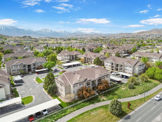 Aerial view of residential area with mountains | Image 32