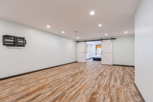 1810 Cherry Cir, Carver, MN, 55315-5001 | Card Image