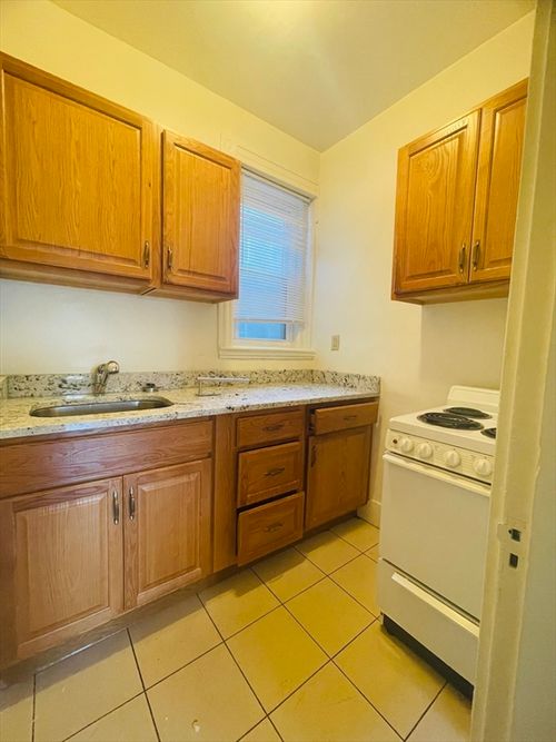 41-11 Tetlow St, Boston, MA, 02115 | Card Image