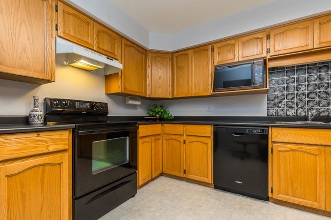 111 - 33090 George Ferguson Way, Condo with 2 bedrooms, 2 bathrooms and 1 parking in Abbotsford BC | Image 3