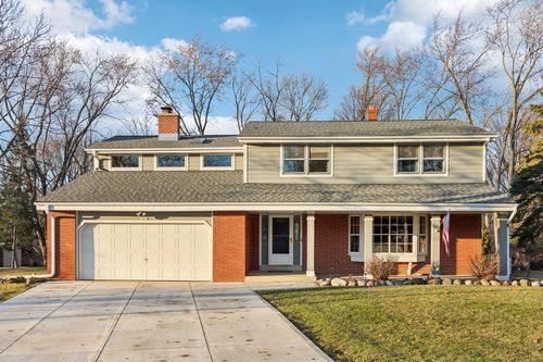 16000 W Monterey Drive, New Berlin, WI, 53151 | Card Image