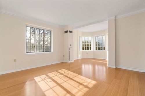 b908-20 Chapel St, Brookline, MA, 02446-7468 | Card Image
