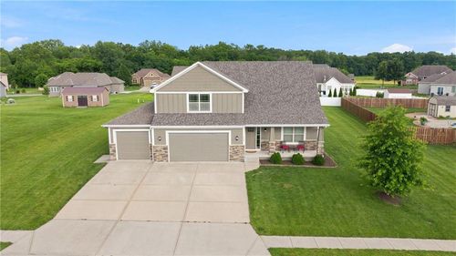 904 Papaw Ln, Pleasant Hill, MO, 64080-1600 | Card Image