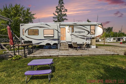 831 S Main St, Au Gres, MI, 48703-9657 | Card Image