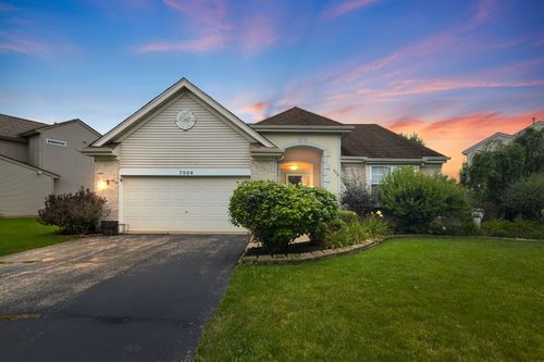 7004 Nathan Ln, Carpentersville, IL, 60110-3369 | Card Image