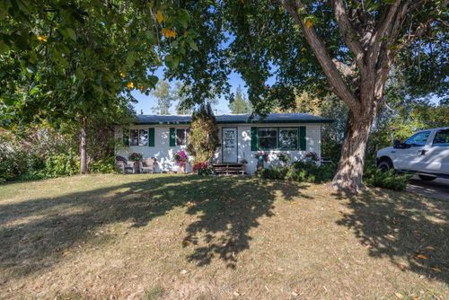 54 Birch Rd, House with 5 bedrooms, 3 bathrooms and 4 parking in Fort Mcmurray AB | Card Image