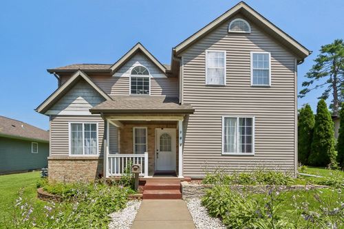 107 South St, Baraboo, WI, 53913-2951 | Card Image
