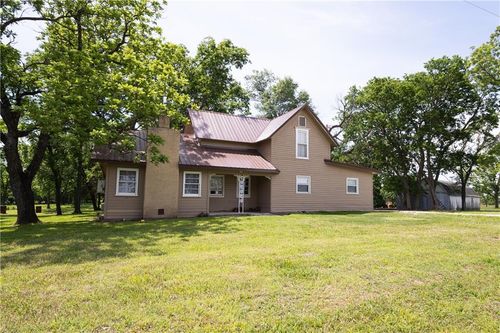 2039 Cr 26000 Road, Parsons, KS, 67357 | Card Image