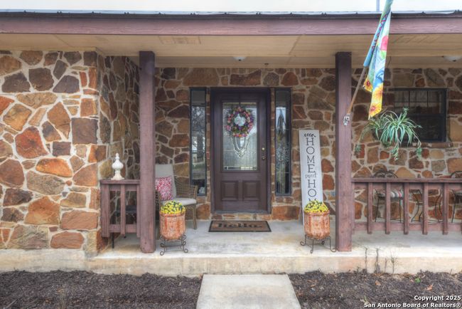 172 Home Pl, House other with 3 bedrooms, 2 bathrooms and null parking in Adkins TX | Image 4
