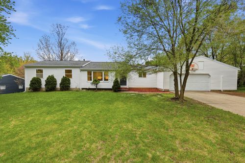 1679 Stonewood Dr Se, Lowell, MI, 49331-9618 | Card Image