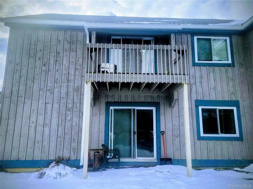 82-82 Sterling St, Beacon, NY, 12508-1450 | Card Image