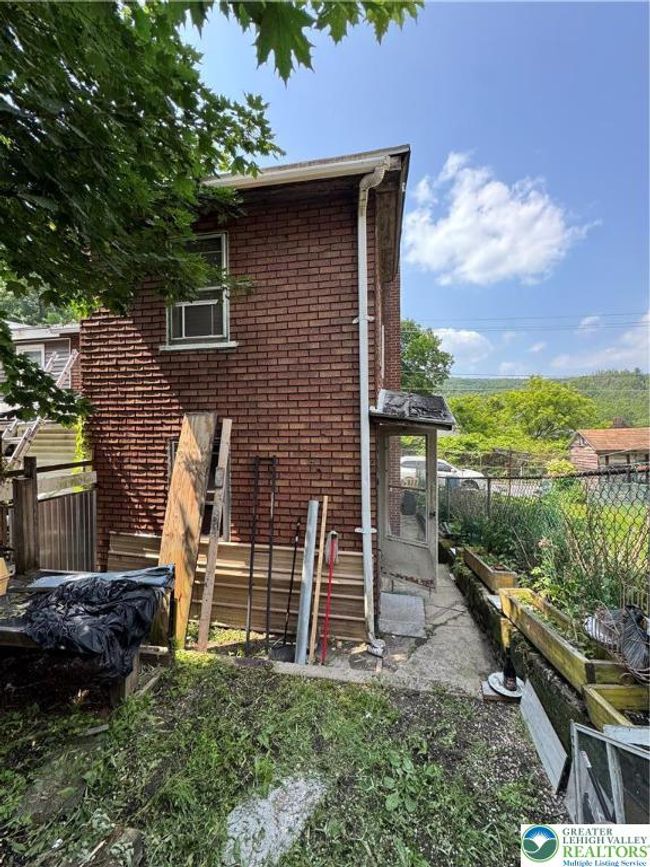 226 E Snyder Ave, Townhouse with 2 bedrooms, 1 bathrooms and null parking in Lansford PA | Image 29
