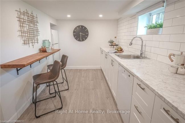 341 Vancouver St, House other with 4 bedrooms, 2 bathrooms and 5 parking in London ON | Image 12