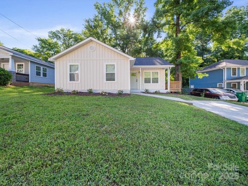 3133 Amay James Ave, Charlotte, NC, 28208-7103 | Card Image