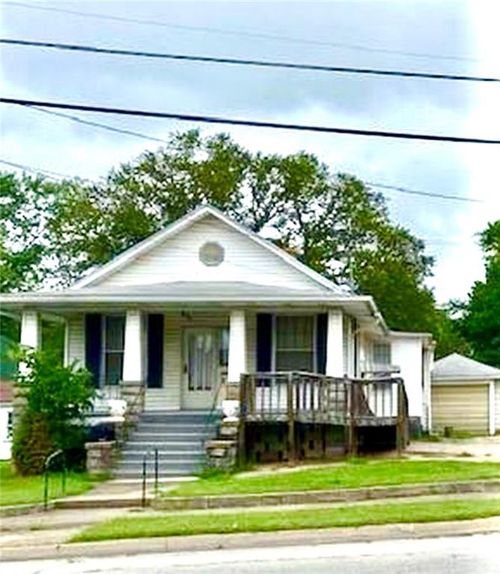 326 W Walnut St, Nevada, MO, 64772-2230 | Card Image