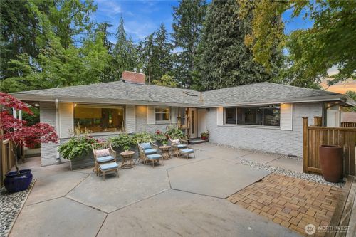 8515 27th Ave Ne, Seattle, WA, 98115-3430 | Card Image