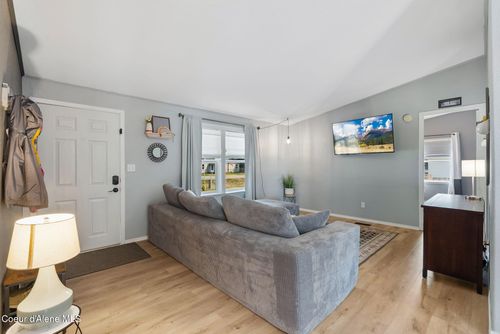 120 Shelby Rd, Laclede, ID, 83841-0320 | Card Image