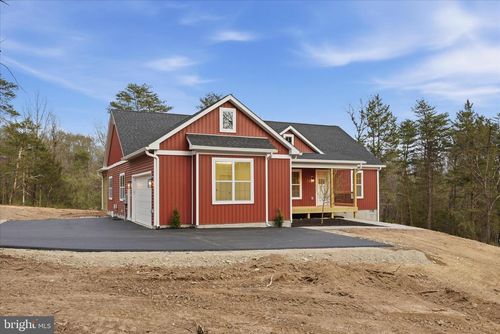 831 Avanti Dr, BUNKER HILL, WV, 25413-2920 | Card Image