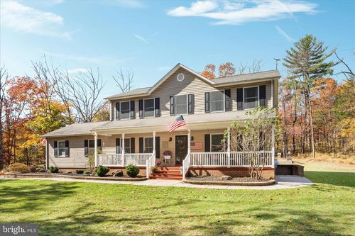 220 Oates Rd, STAR TANNERY, VA, 22654-2124 | Card Image