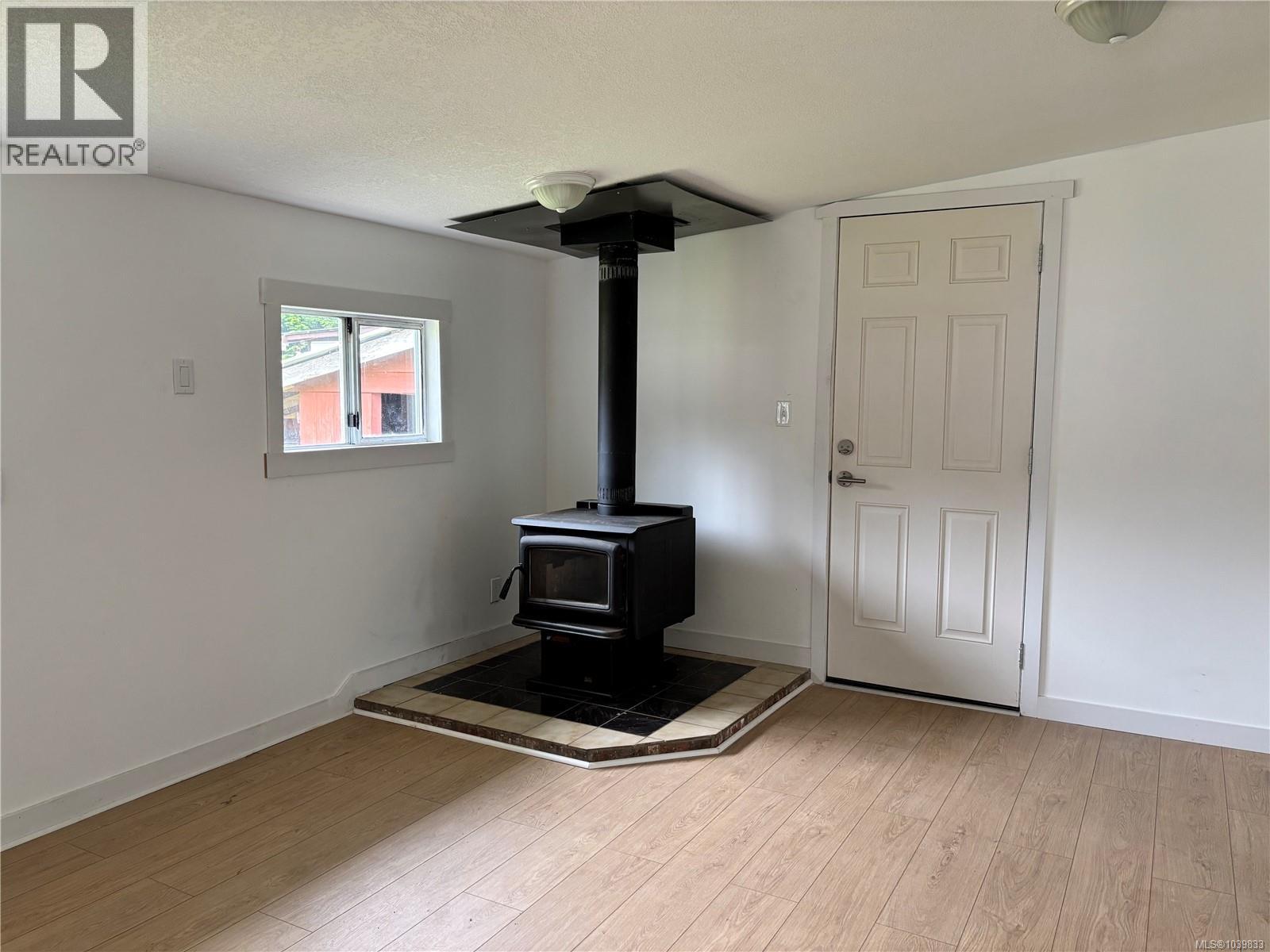 Residential in Gold River 5