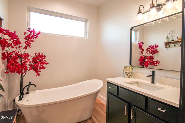 8127 Hawktree Dr, Townhouse with 3 bedrooms, 2 bathrooms and null parking in Bismarck ND | Image 43