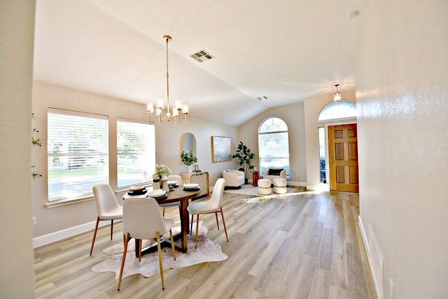 11120 Old Quarry Rd, House other with 3 bedrooms, 2 bathrooms and 4 parking in Austin TX | Image 6