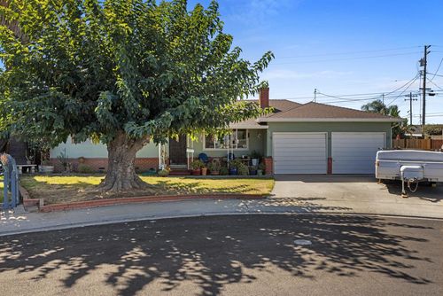 800 Frank Ct, Manteca, CA, 95336-3718 | Card Image