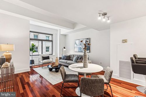 apt-14e-1500 Chestnut St, PHILADELPHIA, PA, 19102-2745 | Card Image