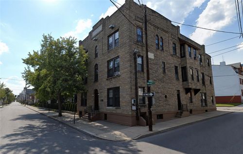 439 W Walnut Street, Allentown City, PA, 18102 | Card Image