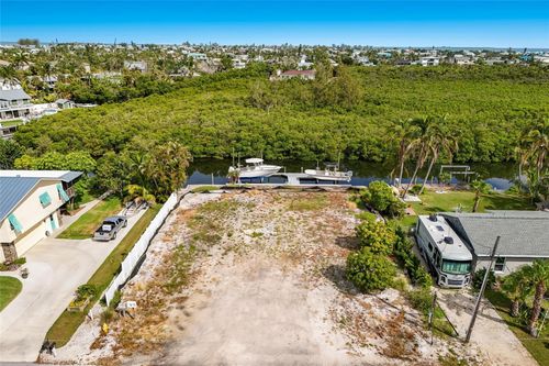 508 77th St, HOLMES BEACH, FL, 34217-1008 | Card Image