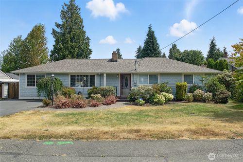 20517 81st Ave W, Edmonds, WA, 98026-6715 | Card Image