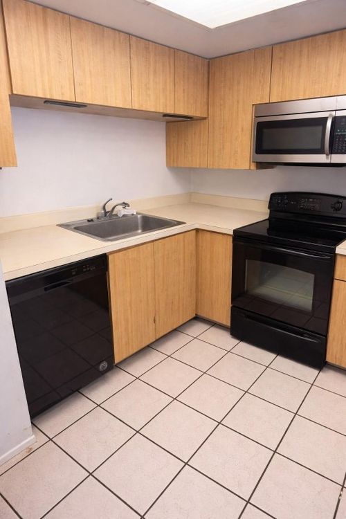 2c-103 Royal Park Dr, Oakland Park, FL, 33309-5867 | Card Image