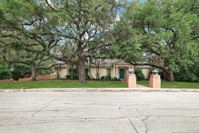 414 E Mandalay Dr, House other with 3 bedrooms, 3 bathrooms and null parking in Olmos Park TX | Image 1