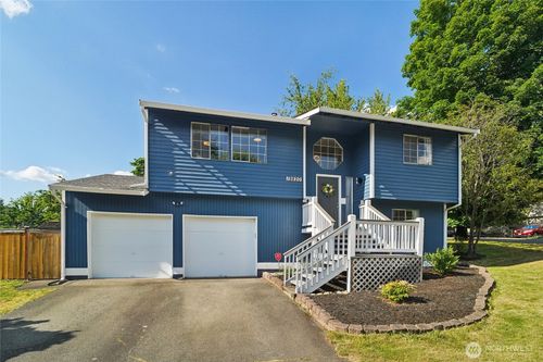 19820 Se 256th Pl, Covington, WA, 98042 | Card Image