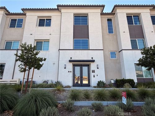 6123 Valentina Way, Eastvale, CA, 92880 | Card Image