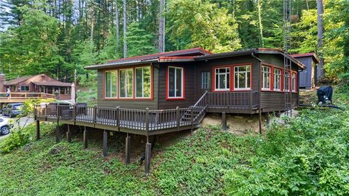 6090 Revere Rd Sw, Bowerston, OH, 44695-9626 | Card Image